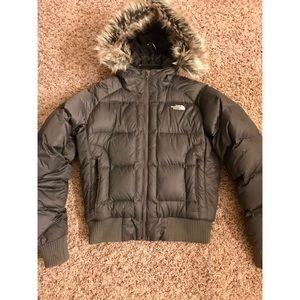 The North Face 550 Puffer Jacket w/ fur lined hood